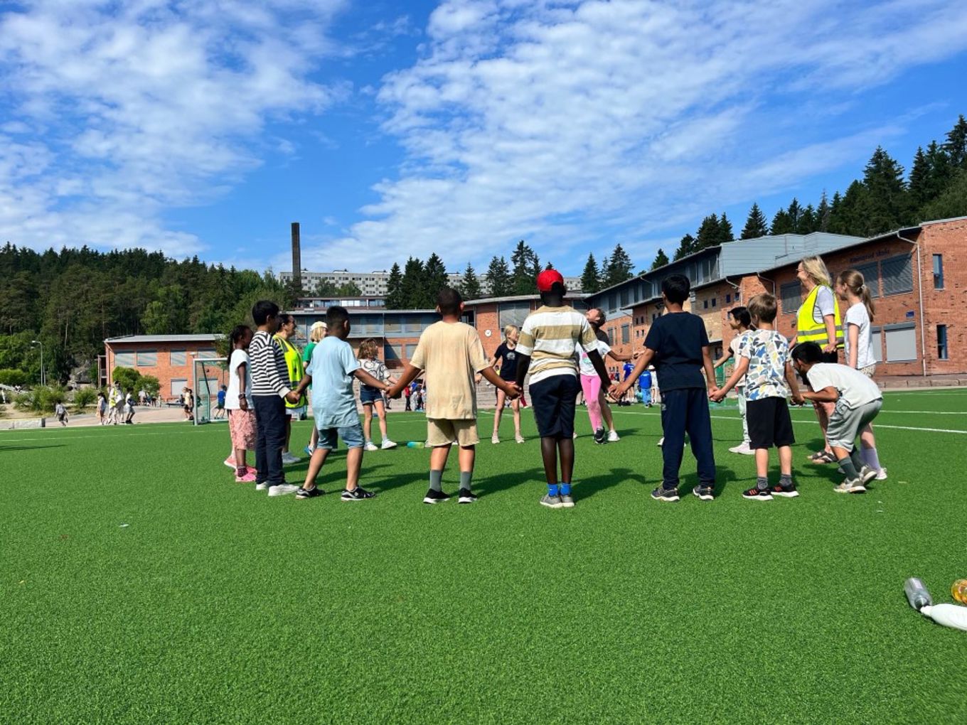 Elever ute Elever ute