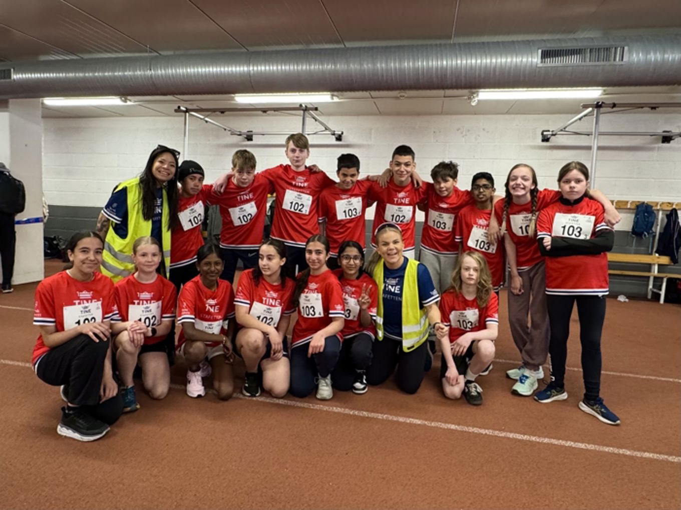 En gruppe mennesker i sportsuniformer