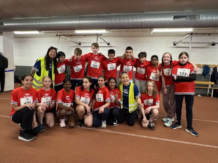 En gruppe mennesker i sportsuniformer